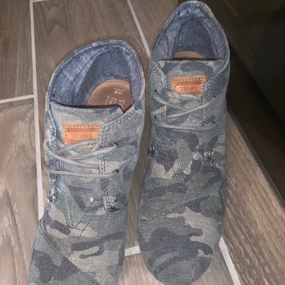 TOMS Camoflage Green Desert Wedge
